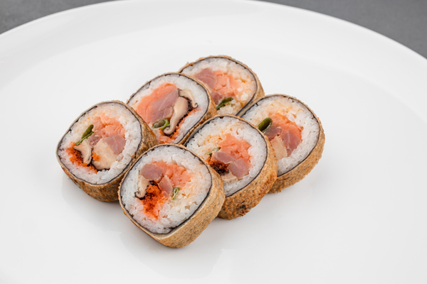 Futomaki salmon/tuna in tempura