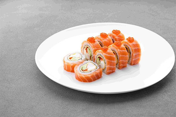 Roll with salmon, shrimp and cheddar cheese